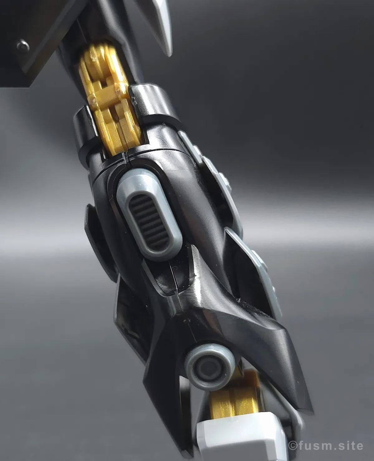 HG ブラックナイトスコードシヴァ レビュー 脚部ディテール 02