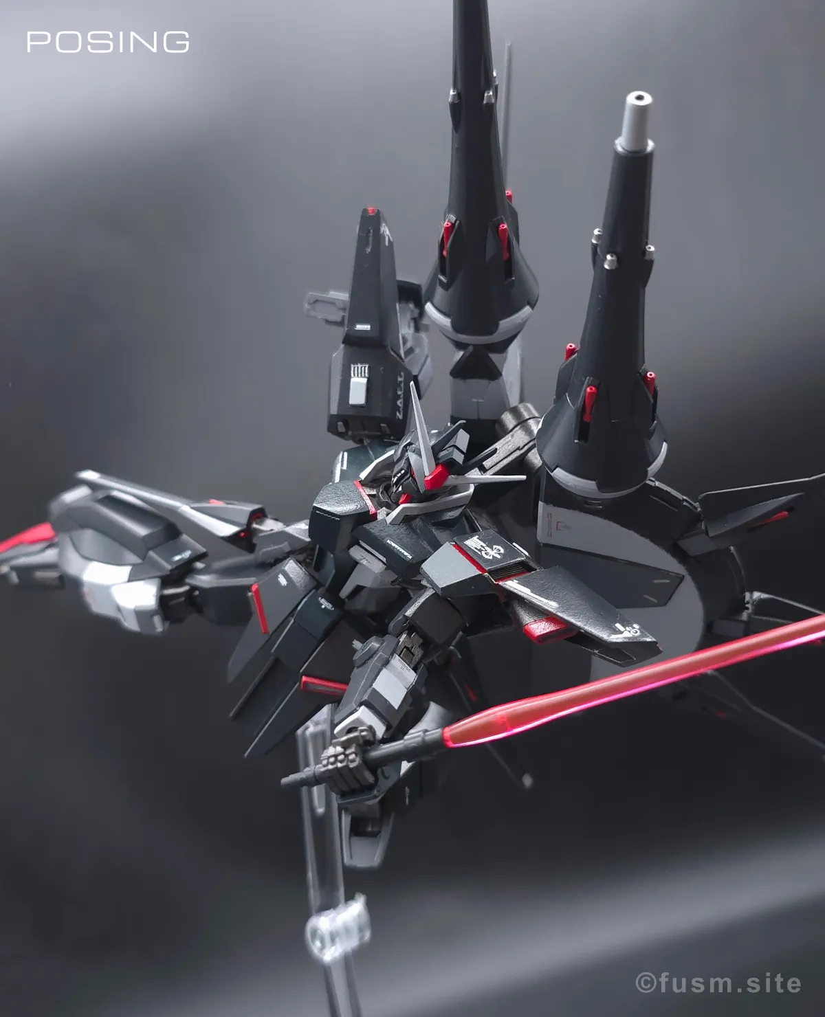 『HGCE レジェンドガンダム』をプチ改造と筆塗り全塗装！ ポージング 05