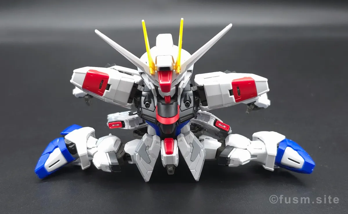 MGSD フリーダムガンダム レビュー 胴体ディテール 可動域 04