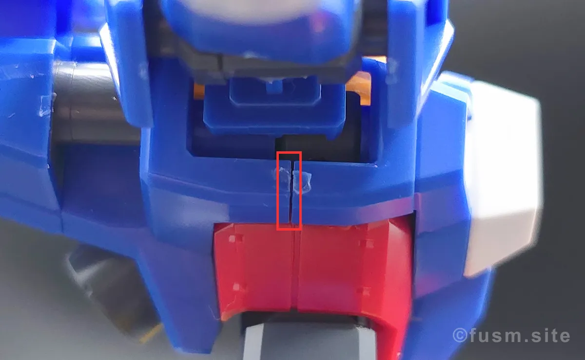 HG ガンダムAGE-1 スパロー レビュー 胴体ディテール 合わせ目 01