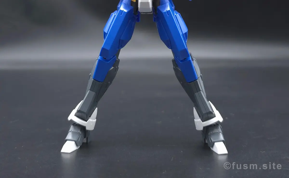 HG ガンダムAGE-1 スパロー レビュー 脚部ディテール 可動域 02