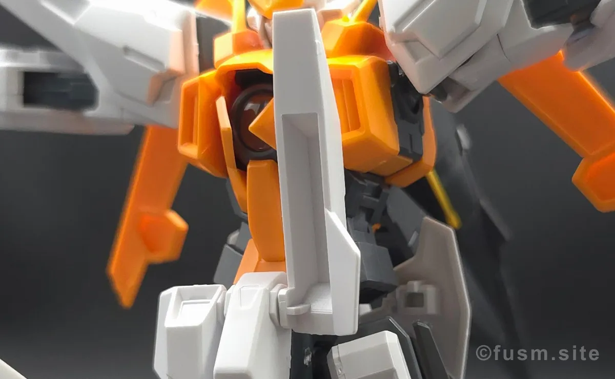 HG ガンダムキュリオス レビュー 胴体ディテール 可動域 03