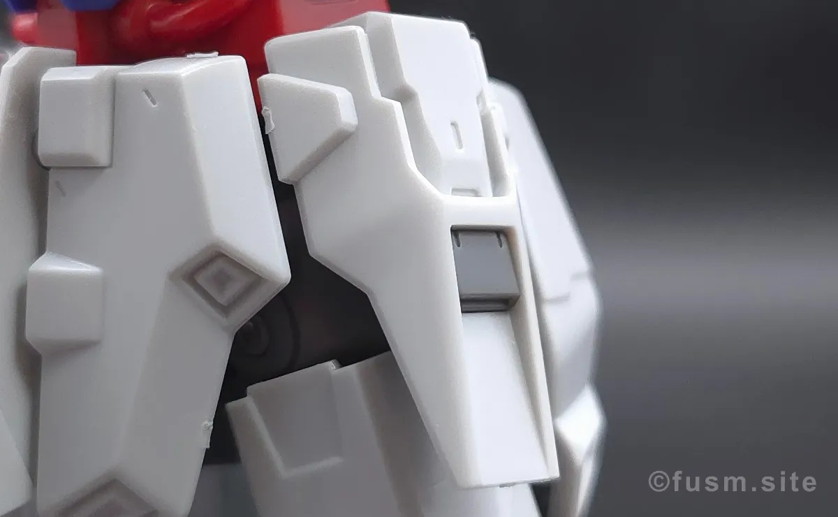 HGUC ムーンガンダム レビュー 胴体ディテール 03