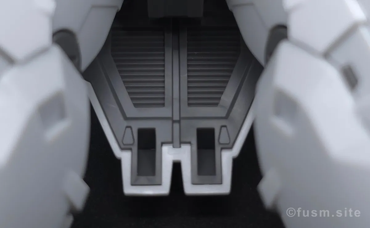 HGUC ムーンガンダム レビュー 胴体ディテール 05