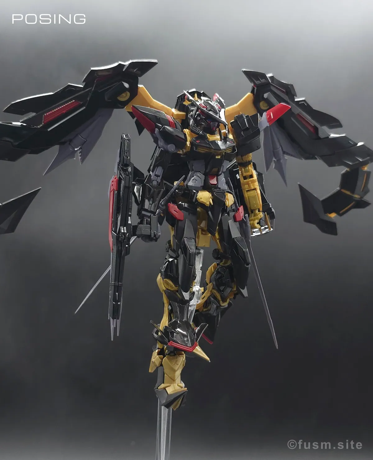 RG ガンダムアストレイ ゴールドフレーム天ミナ レビュー ポージング 01