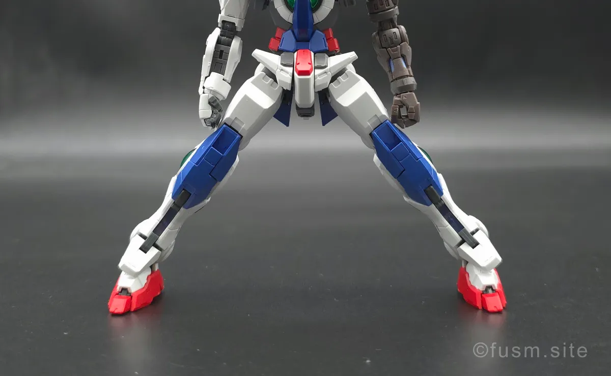 RG ガンダムエクシア リペアIV レビュー 脚部ディテール 可動域 01