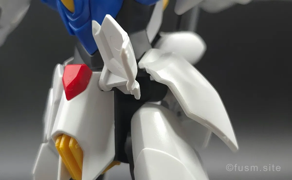 HG 1/144 ガンダム レギルス レビュー 胴体ディテール 可動域 02