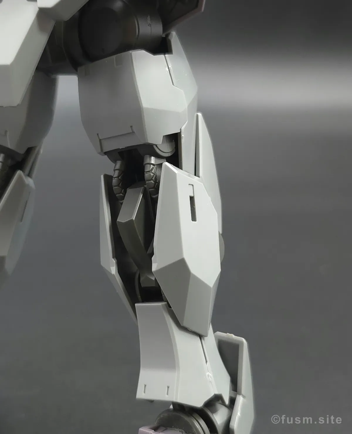HG ガンヴォルヴァ レビュー 脚部ディテール 02