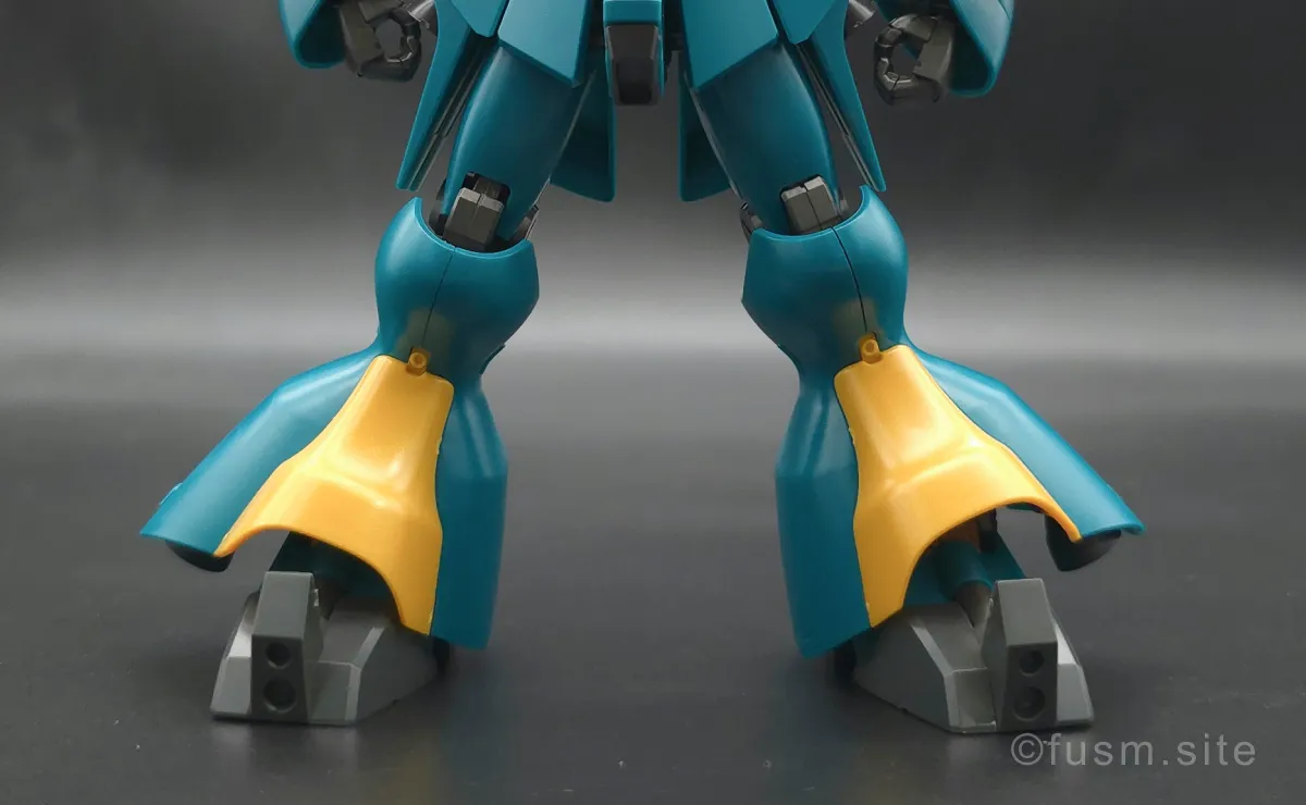 HGUC ヤクト・ドーガ(ギュネイ・ガス専用機) レビュー 脚部ディテール 可動域 02