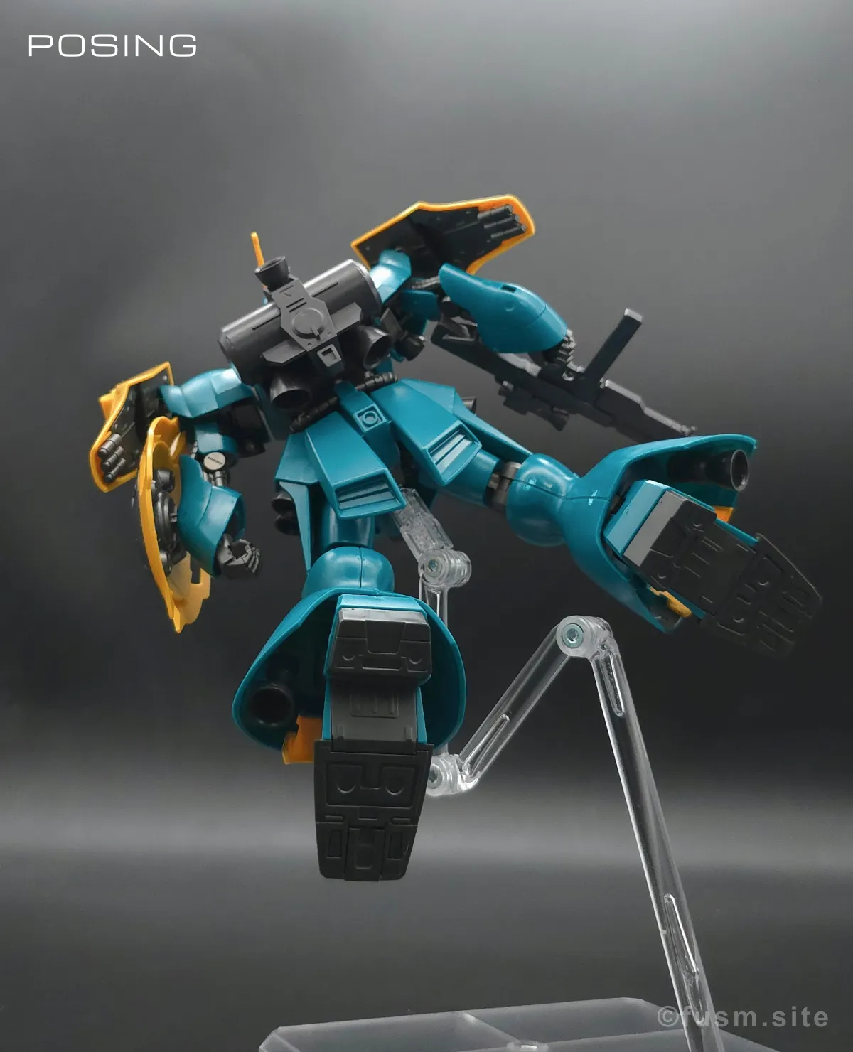 HGUC ヤクト・ドーガ(ギュネイ・ガス専用機) レビュー ポージング 02