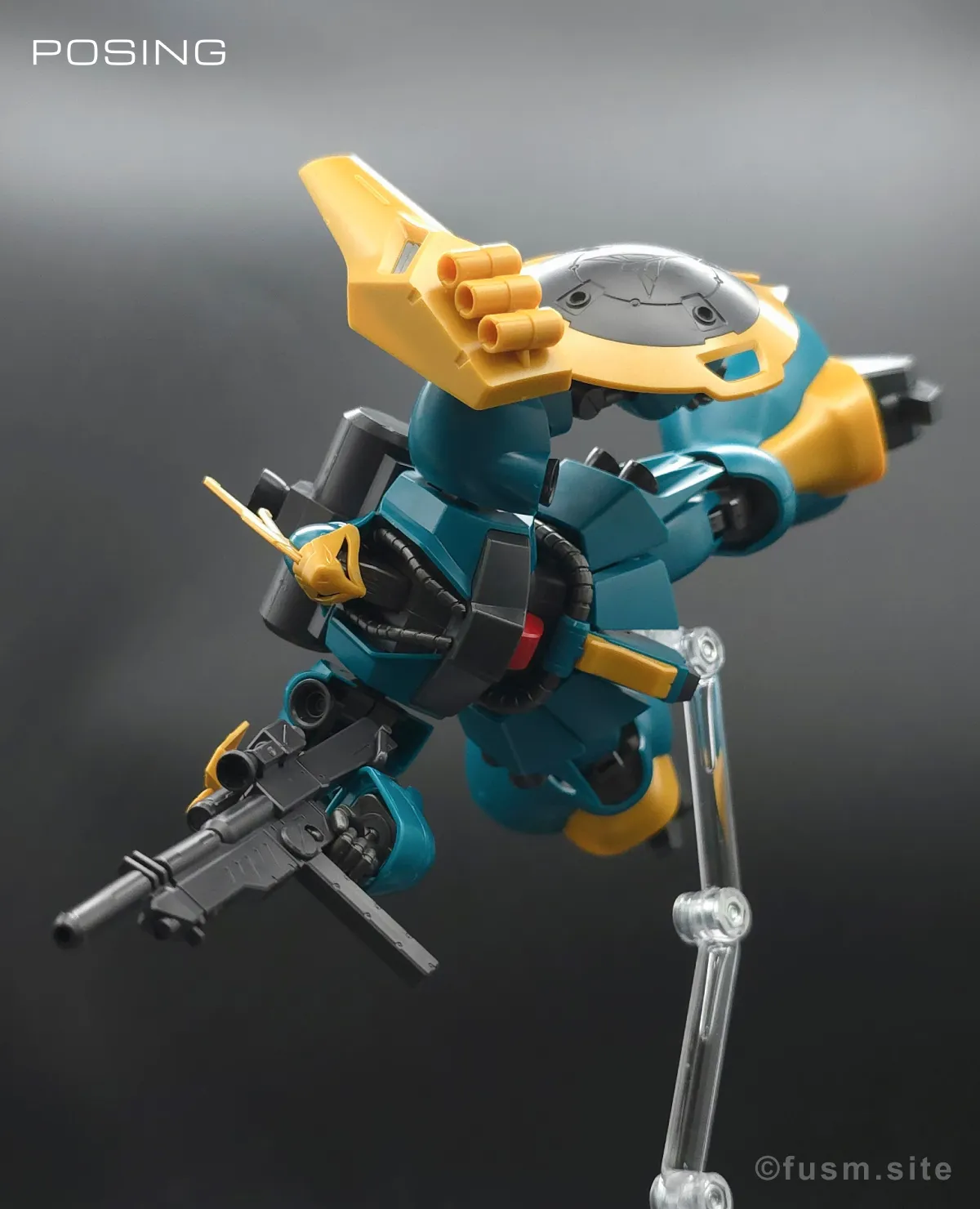 HGUC ヤクト・ドーガ(ギュネイ・ガス専用機) レビュー ポージング 03