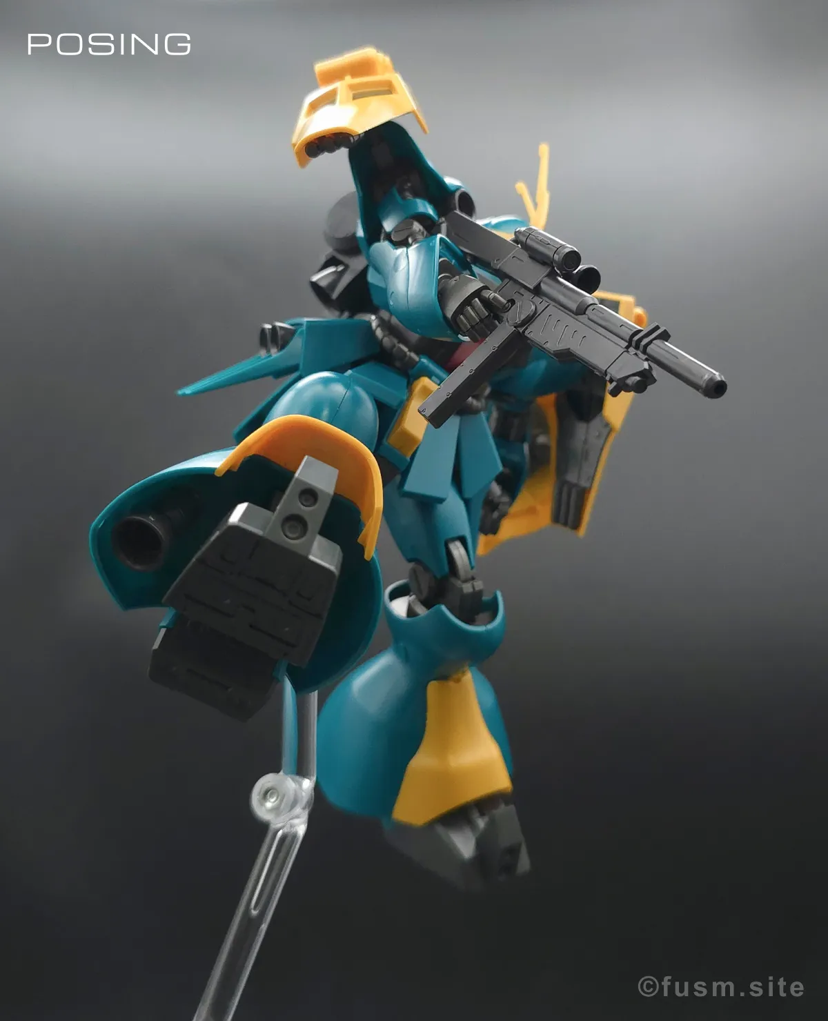 HGUC ヤクト・ドーガ(ギュネイ・ガス専用機) レビュー ポージング 10