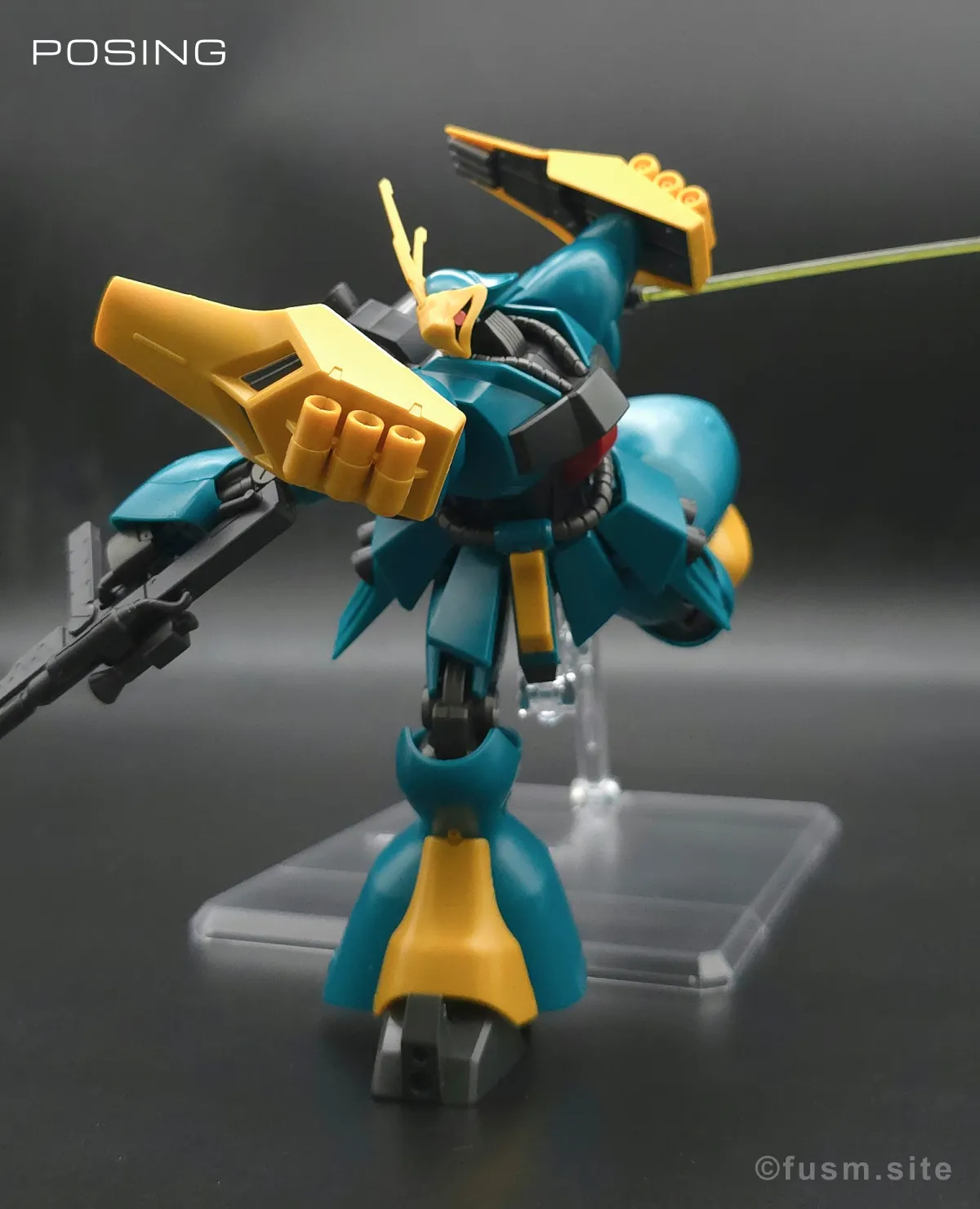 HGUC ヤクト・ドーガ(ギュネイ・ガス専用機) レビュー ポージング 17