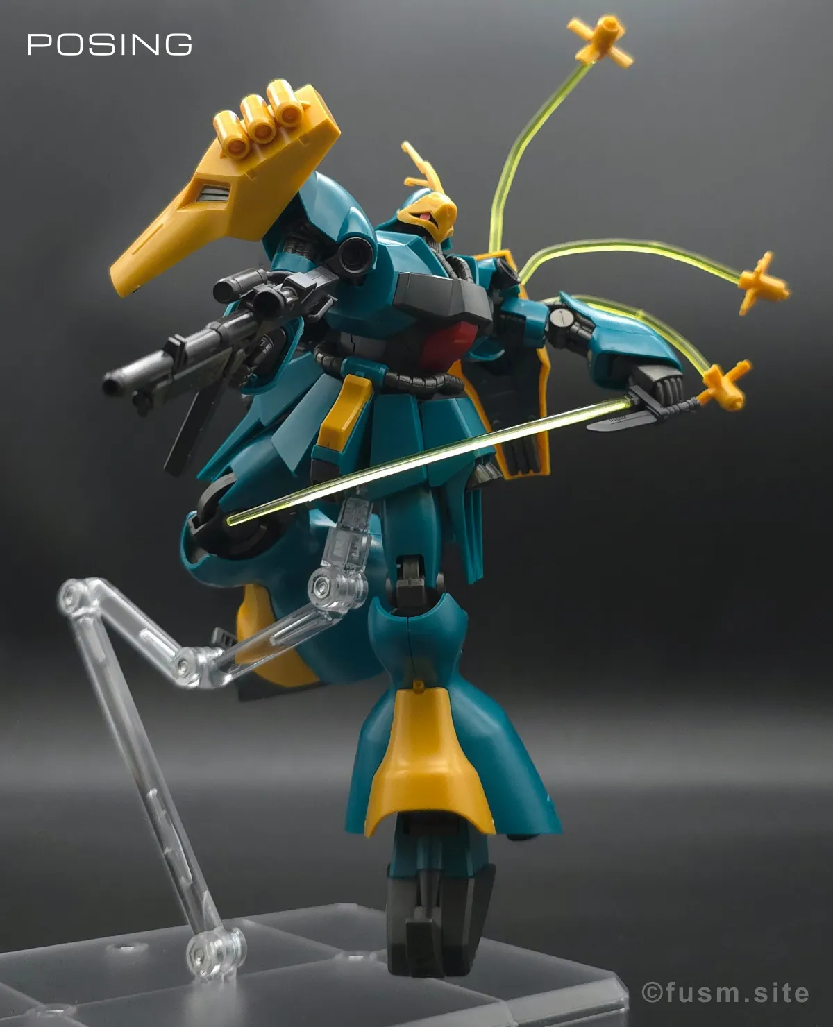 HGUC ヤクト・ドーガ(ギュネイ・ガス専用機) レビュー ポージング 18