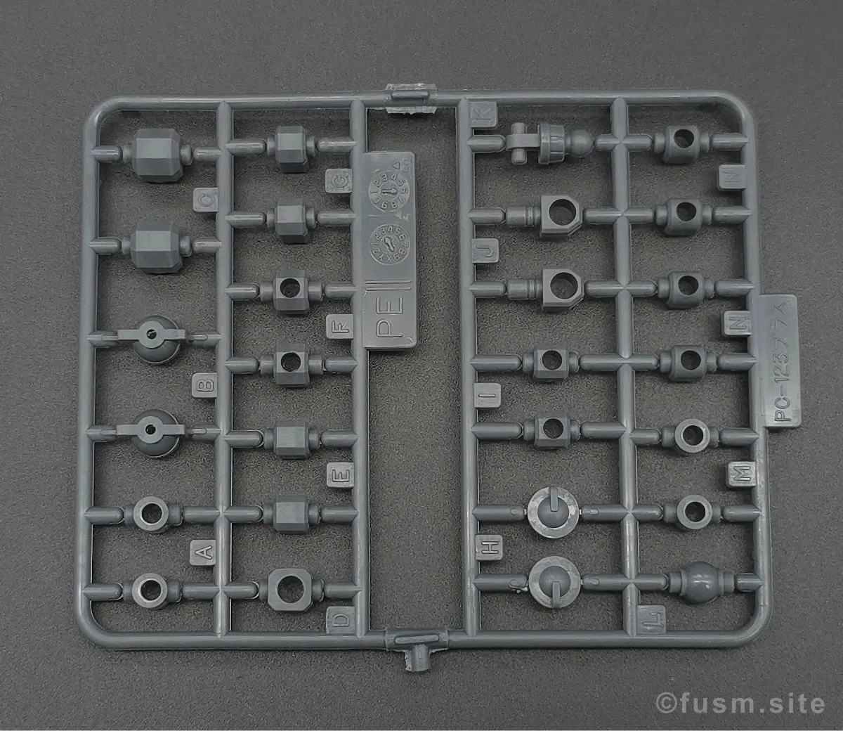 HGUC ヤクト・ドーガ(ギュネイ・ガス専用機) レビュー ランナー 06