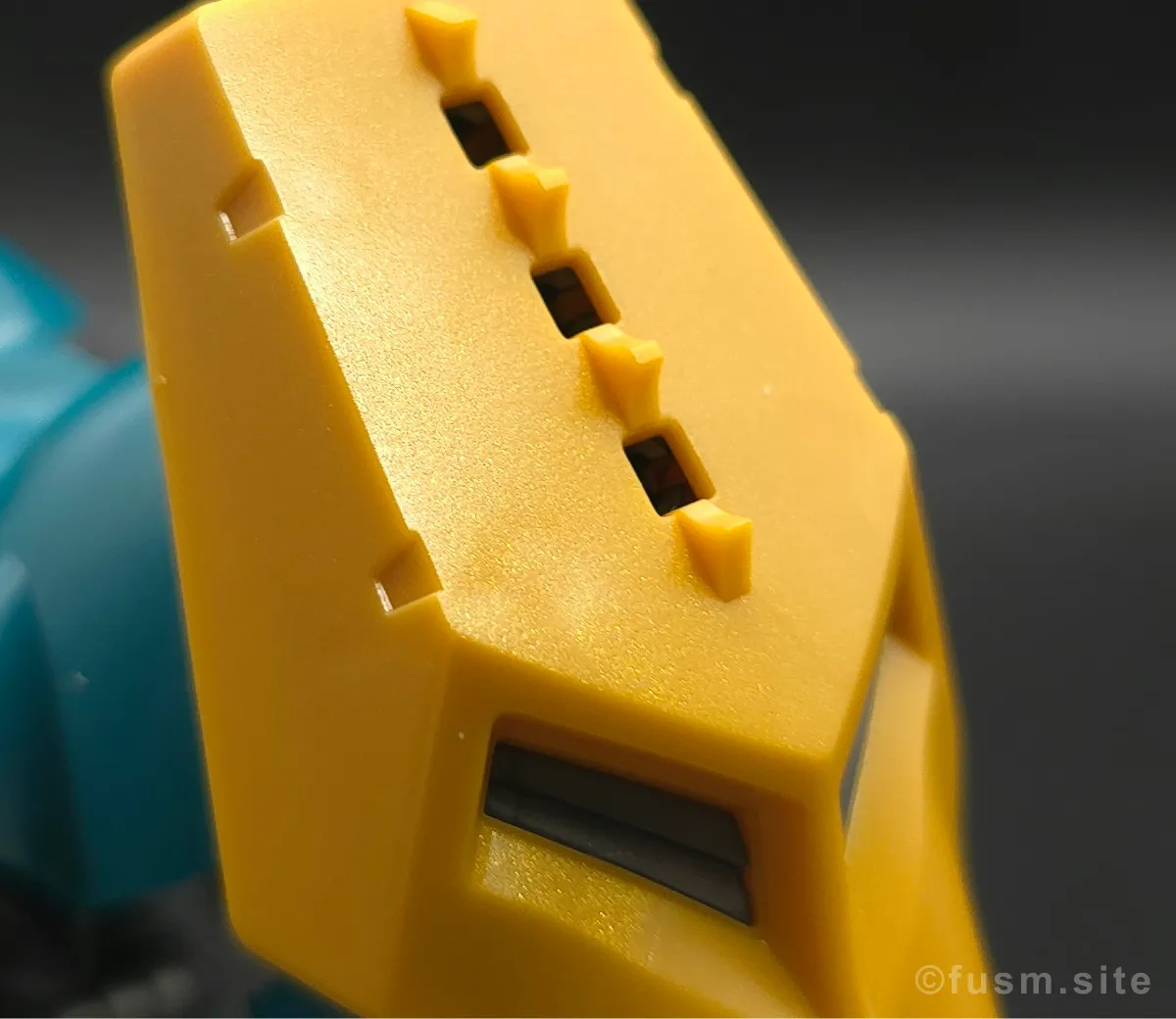 HGUC ヤクト・ドーガ(ギュネイ・ガス専用機) レビュー 肩ディテール 03