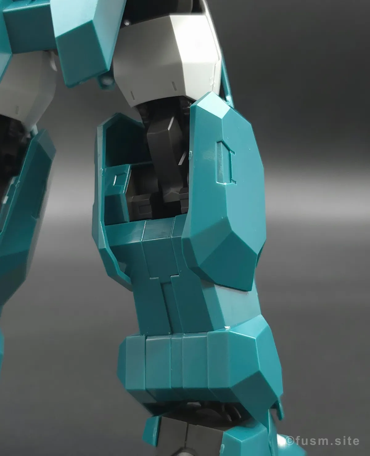 HG ガンダムルブリスウル レビュー 脚部ディテール 02